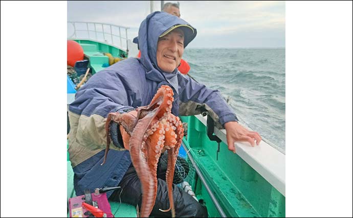 那珂湊沖のエギタコ釣りで2kg超えマダコ手中！【茨城】船中オデコなし＆ツ抜け達成者も