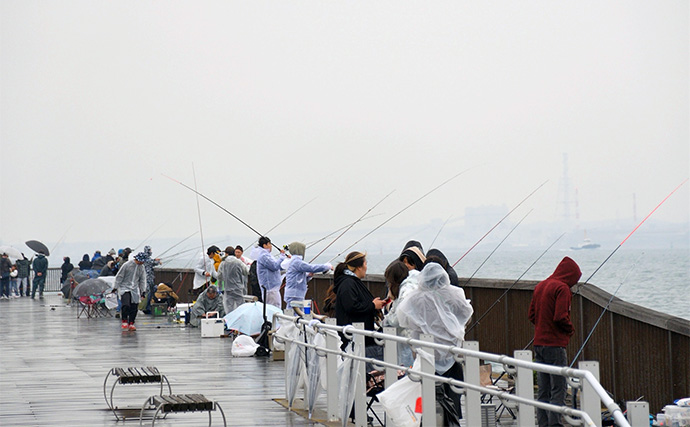 哀川翔さんが1投目から本命ハゼを手中！ 300人が参加した『三河湾釣り大会』が開催