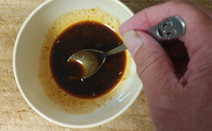 釣魚で作る「漁師めし」レシピ：オオモンハタのからしじょう油　ご飯と相性抜群