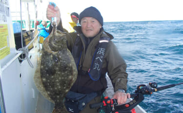 解禁直後の船ヒラメ釣りで良型58〜64cm浮上【茨城】波崎沖は今季初陣…