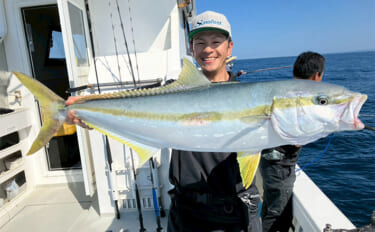落とし込み釣りで超ド級ヒラマサ降臨！110cm・10kg超のオオマサを…