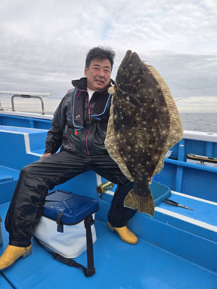 茨城県鹿島沖＜ヒラメ部分解禁＞直後の釣果は？　2kg級＆ゲスト多彩【全国の釣果速報4選】