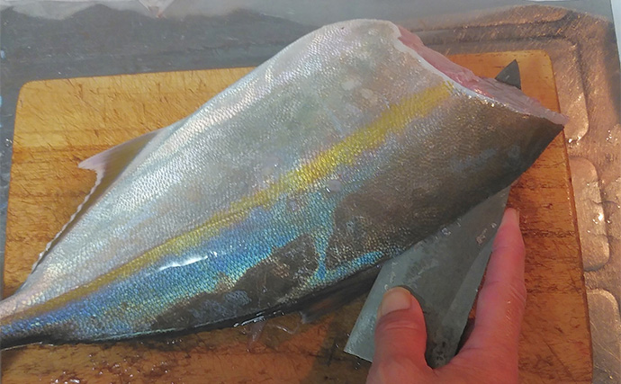 釣った魚で作る「うまさ倍増」レシピ：ネリゴのネズ和え　マヨネーズで味変を