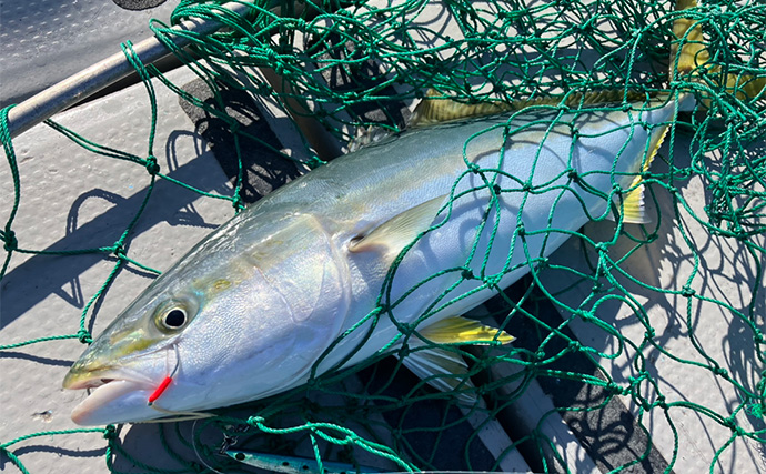 「釣りの聖地」五島列島遠征ルアー釣行で11kgヒラマサ登場　キャスティングにヒット