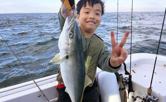 【沖のルアー釣果速報】親子で青物チャレンジ成功！ジギング船でハマチが入れ食い（愛知）