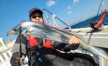 【沖釣り釣果速報】ドラゴン級降臨！大分沖のテンヤタチウオ便で指幅7本ク…