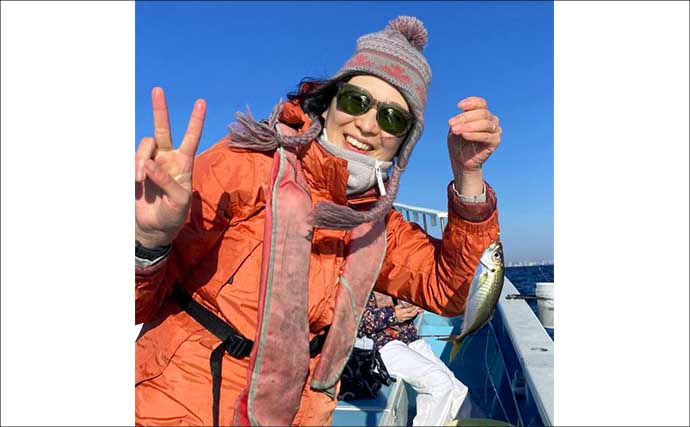 関東エリアの【船釣り特選釣果】東京湾ルアー五目便で70cm超え良型シーバス炸裂！青物・アジも好調