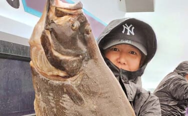 「ヒラメ3kg級が次々浮上！」大原沖の泳がせ釣りで船中26尾の爆釣劇【…