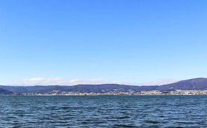 諏訪湖のワカサギ釣りで525尾キャッチ！【長野】底狙いが効いたドーム船釣行