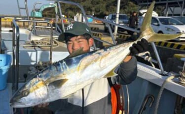 【沖釣り釣果速報】少年アングラーが躍動！玄界灘の落とし込み釣りでヒラマ…