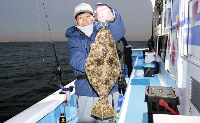 鹿島沖のヒラメ釣りで最大2.5kg＆トップ6尾手中【茨城】水深20m前後が狙い目