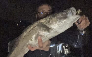 志賀島大岳のサーフゲームで72cmシーバス好捕！【福岡】12cmミノー…