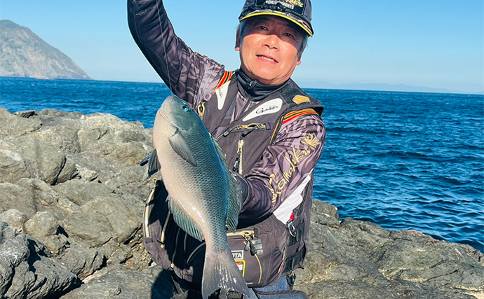 沖磯フカセ釣り43cm筆頭に良型クロ（メジナ）連発【大分】尾長グレも顔見せ