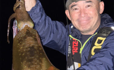 伊豆東海岸エギングで良型アオリイカ4杯をキャッチ【静岡】夕マヅメの時合…