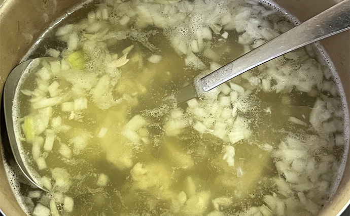 初めて釣った良型キビレで作る「鯛雑炊」レシピ　頑張って作ったのに味がしない？