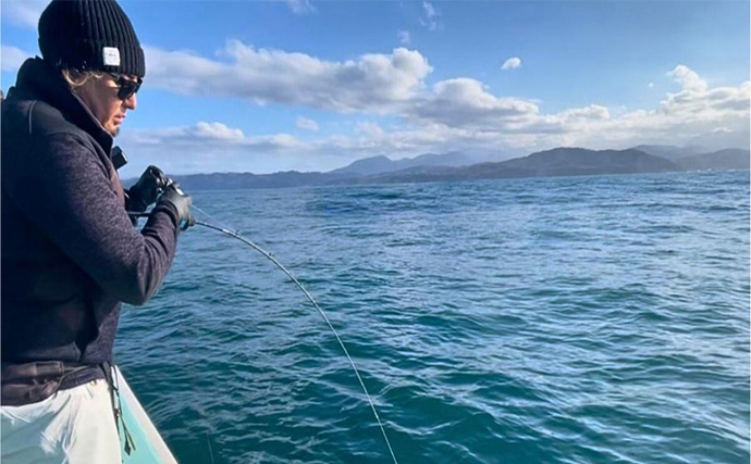 「10kg超えブリが続々！」上越沖ジギングで腹パン寒ブリをキャッチ【こうゆう丸】