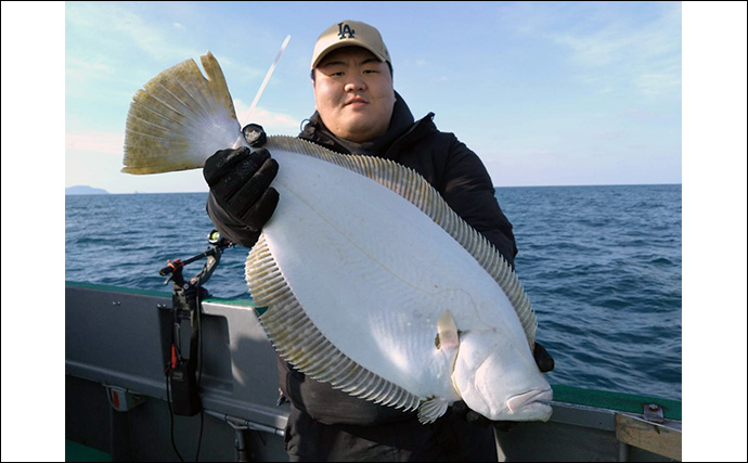 福岡・相島沖の落とし込み釣りで70cm超えヒラメ手中　仕掛け取り付けが明暗を分けた