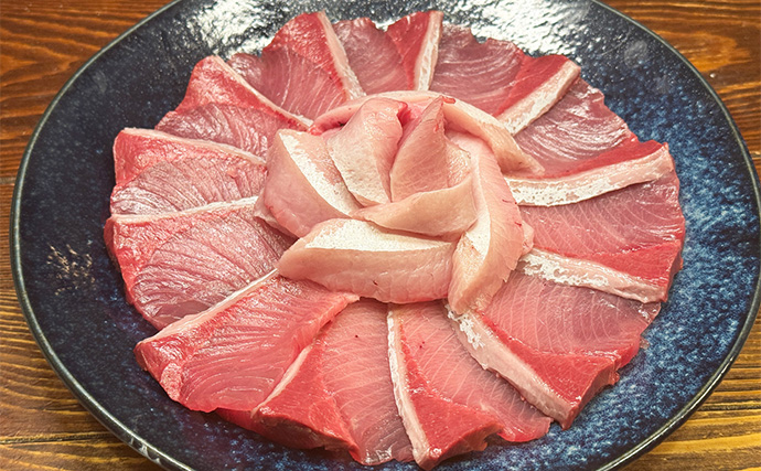 寒さと「無の時間」を耐え抜き10kg超え寒ブリを捕獲！【里輝丸】電気ブリ釣りでヒット