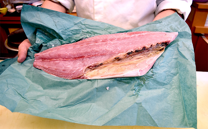 「魚は包み方で味が変わるってホント？」　実験したら【緑の紙】の実力が半端なかった