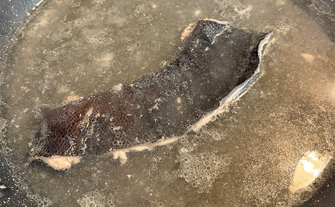 釣魚で作る「フードロス削減」レシピ：マグロの皮ポン　薬味が重要