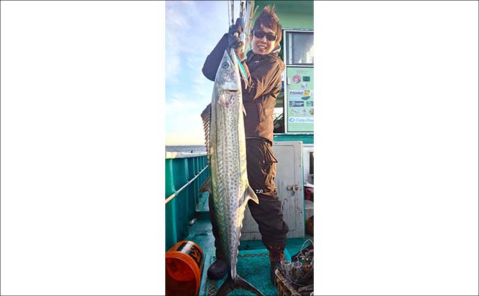 【沖釣り釣果速報】全員1kgアップ達成！ティップランで良型アオリイカ船中11匹（三重）