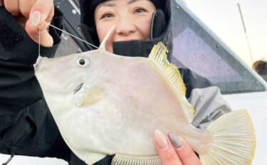 「初挑戦でも良型続出！」船カワハギ釣りで20cm超含む11尾を手中【大…