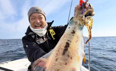 【沖のルアー釣果速報】志摩沖のティップランエギングで1.2kg良型アオ…