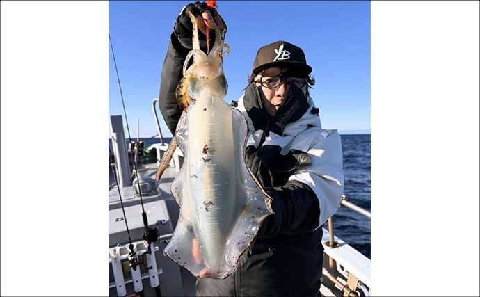 【沖のルアー釣果速報】志摩沖のティップランエギングで1.2kg良型アオリイカ浮上（三重）