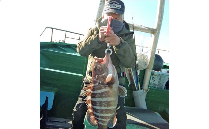 外房大原沖の泳がせ釣りで5.2kg特大マハタ浮上【千葉】活イワシに大型連発
