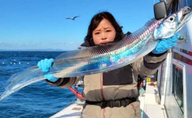 【沖釣り釣果速報】テンヤタチウオで良型主体にドラゴン級も浮上！冬の好況…