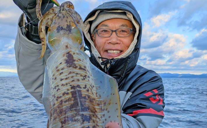 ティップランで1.4kg頭にアオリイカ船中9匹キャッチ【三重】ヒット