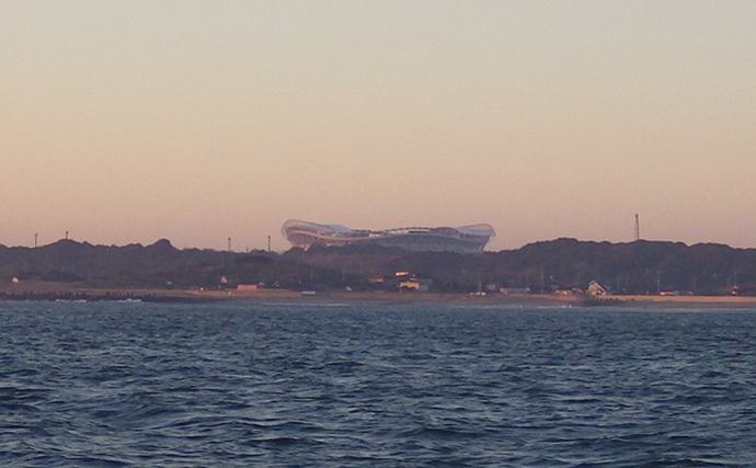 全面解禁後の鹿島沖ヒラメ釣りで本命の他マゴチにタチウオで好土産【茨城】