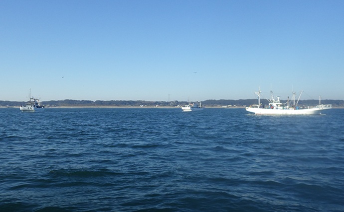 全面解禁後の鹿島沖ヒラメ釣りで本命の他マゴチにタチウオで好土産【茨城】