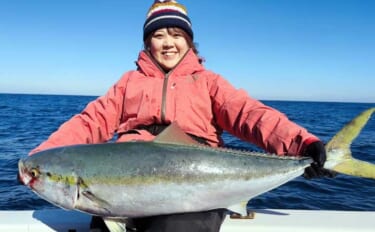 オフショアジギングで船中最大12.5kg寒ブリキャッチ【福岡・糸島】渋…