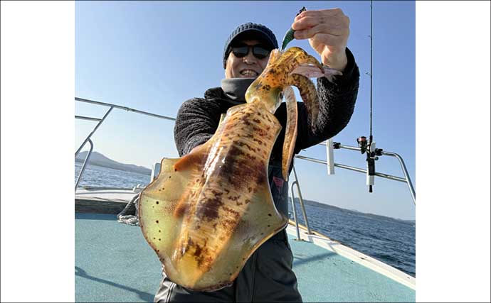 寒波後の伊万里湾ティップランで1.1kg頭に良型アオリイカ手中【佐賀】重めシンカーが奏功