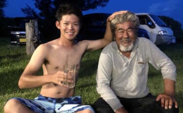 伊是名島で出会った正真正銘の「海人」の話　アオリイカともずくが繋いだ冬の記憶