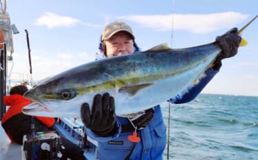 【沖釣り釣果速報】伊良湖沖でブリ90cm級登場！寒ビラメも好機でイワシ…