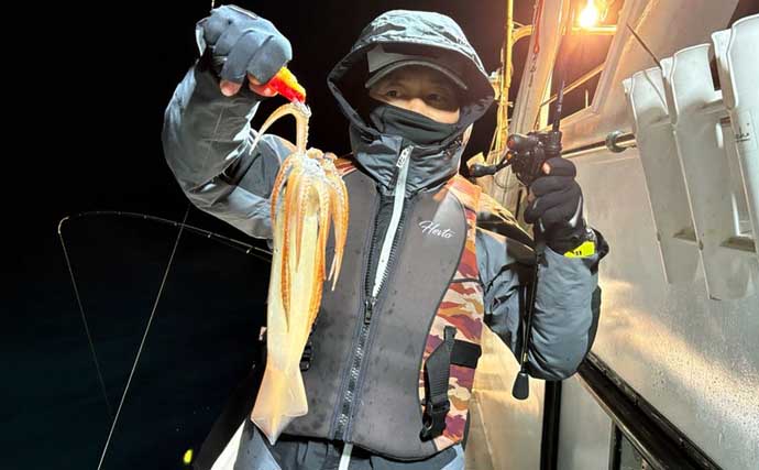 【沖のルアー釣果速報】スルメイカ・アカイカ・ヤリイカの3種好捕！イカメタル夜便が好調（三重）