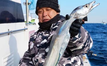 タコベイトを用いたテンビンタチウオ釣りで105cmドラゴン登場！【神奈…