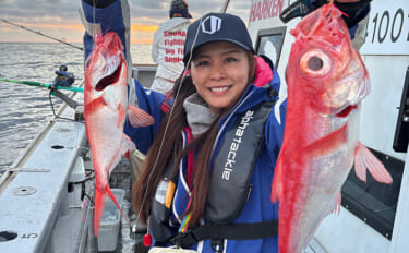 「キンメダイがズラッと提灯行列！」フラッシャーサビキ仕掛けでキンメ多点…