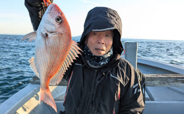 鳥羽沖のタイラバで45cm級マダイ手中【三重】渋い状況を粘りの釣りで攻…
