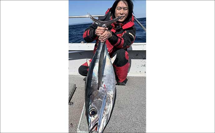 タイラバで本命マダイにハマチにホウボウなど多彩にヒット！【沖のルアー釣果速報・三重】