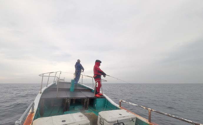 「雨と強風の中でサワラ3kg！」一瞬のボイルを射止めた石鏡沖キャスティングゲーム【三重】