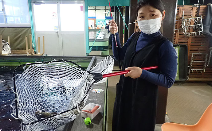 「屋内釣り堀は荒天時の強い味方！」 つり堀太郎でコイ釣りを満喫【千葉】