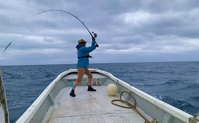 「投げる・誘う・また投げる！」 ボートGTキャスティングでメーター超えを狙う【石垣島】