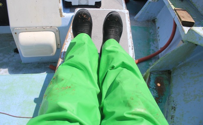 「釣りの頑固な汚れと臭い諦めてない？」遊漁船でアルカリ電解水を使ってみたら衝撃の結果に