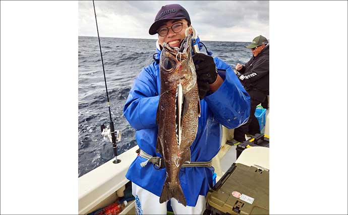 中深海ジギングでキンメダイ6匹キャッチ【太孝丸・静岡】1kgのメタルジグで連発