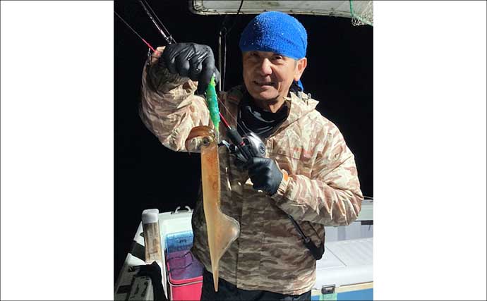 イカメタルでヤリイカで連発！ヒットは胴長30～40cm級の雄ばかり【長門沖・山口】