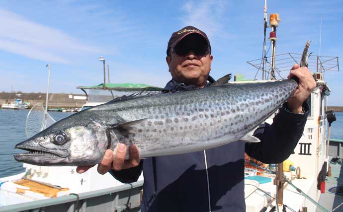 「釣った魚の重量が軽い人が優勝？」ちょっと変わった釣り大会で良型サワラ続々