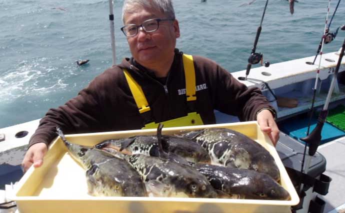 42cm頭に良型イサキ釣る人32匹！大山沖イサキ釣り加速中【船釣り最新情報10選・愛知】